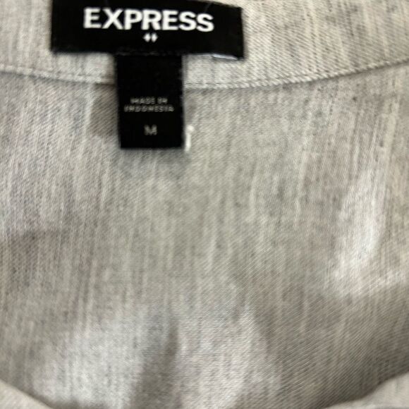 EXPRESS Rayon button Down, roll up sleeve top - Picture 4 of 4